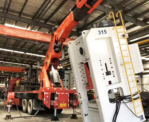 衡水桃城附近随车吊出租，轻松解决运输难题