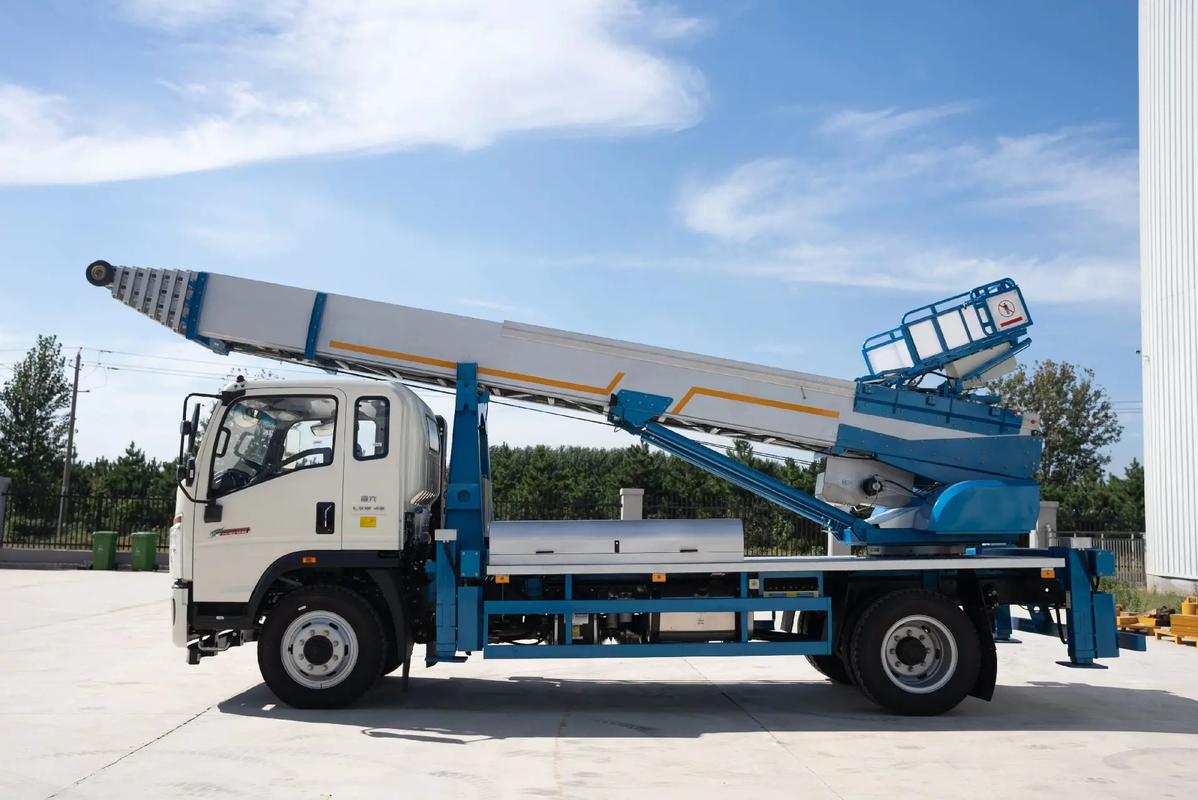 衡水桃城云梯上料车租赁费用