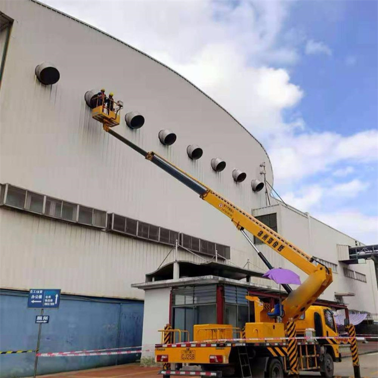 衡水桃城高空作业车出租服务：专业广告牌安装解决方案